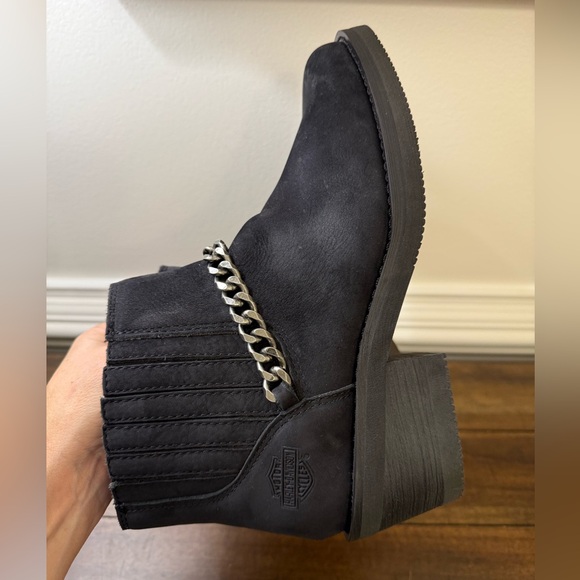 NEW HARLEY DAVISON WOMEN'S KORSEN CHAIN ANKLE
BOOT size 7.5 - Picture 9 of 14